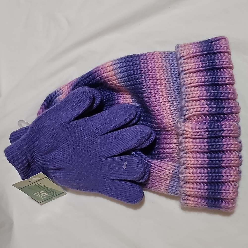 extremely ME! Girls Beanie Hat and Gloves Set OSFM New - Picture 6 of 13